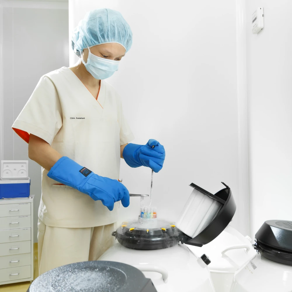 Advanced vitrification cryopreservation technology at Sunfert for freezing eggs, sperm, and embryos while maintaining high survival rates for future use