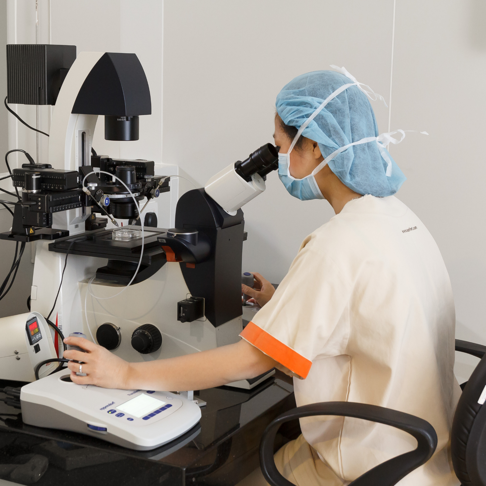 High-powered microscopes used at Sunfert for IMSI treatment to magnify sperm up to 6,000–7,000 times for precise selection of healthy sperm in IVF procedures